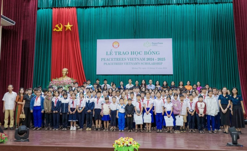 The project is expected to improve learning conditions, promote reading culture, enhance the quality of early childhood care, and support students in continuing their education throughout Quang Tri Province. (Photo: Peace Trees Vietnam Facebook page) The project is expected to improve learning conditions, promote reading culture, enhance the quality of early childhood care, and support students in continuing their education throughout Quang Tri Province. (Photo: Peace Trees Vietnam Facebook page)
