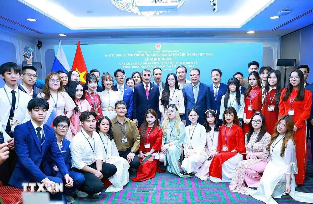 Prime Minister Le Minh Hung Meets Vietnamese Community in Russia Prime Minister Le Minh Hung Meets Vietnamese Community in Russia