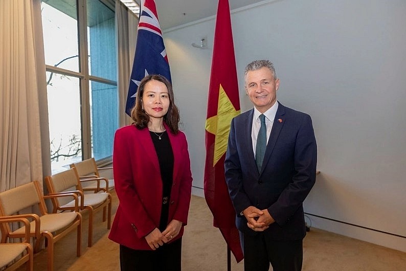 Deputy Foreign Minister Nguyen Minh Hang meets with Australian Assistant Minister for Foreign Affairs and Trade Matt Thistlethwaite. (Photo:baoquocte.vn) Deputy Foreign Minister Nguyen Minh Hang meets with Australian Assistant Minister for Foreign Affairs and Trade Matt Thistlethwaite. (Photo:baoquocte.vn)
