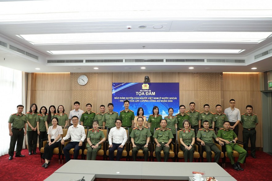 People's Public Security Force - Ensuring the Rights of Vietnamese Citizens Abroad People's Public Security Force - Ensuring the Rights of Vietnamese Citizens Abroad
