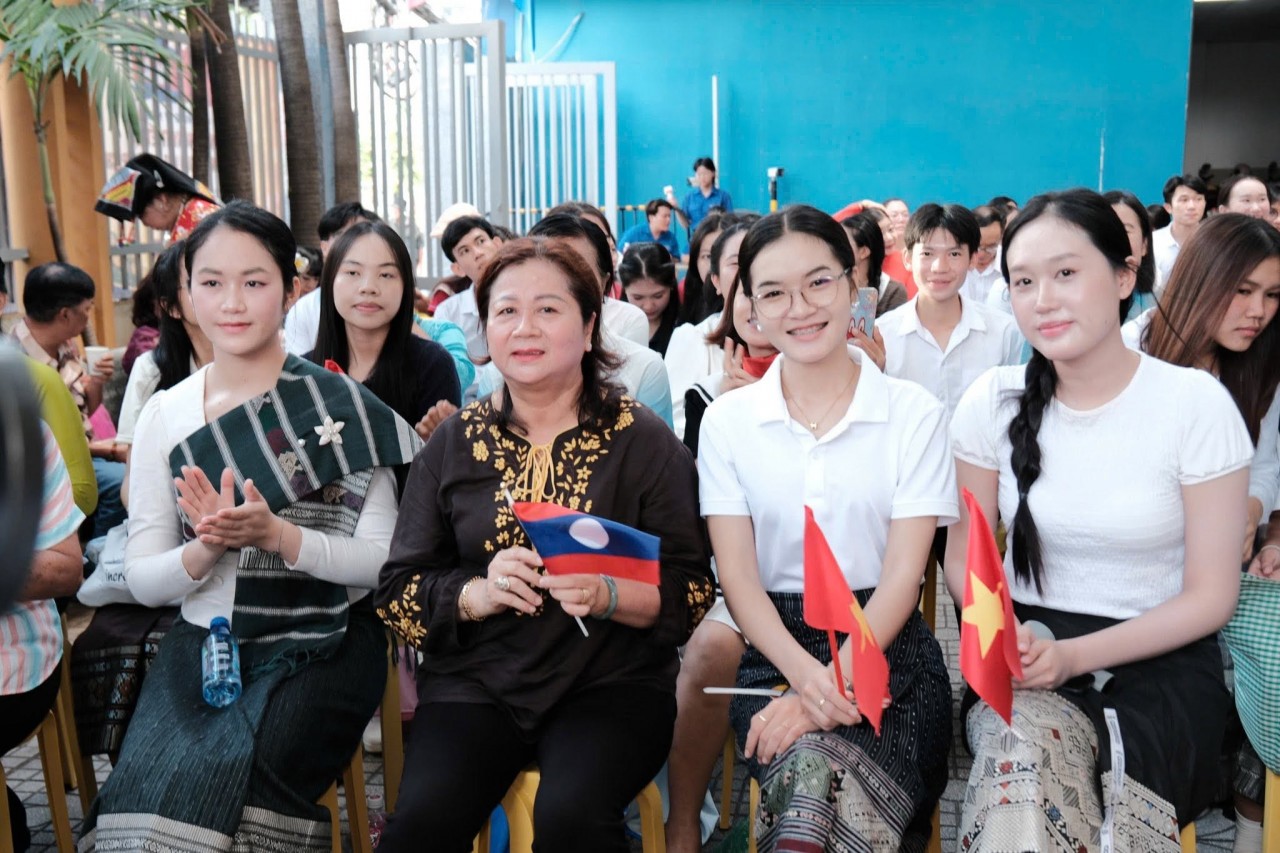 Ho Chi Minh City: Ho Chi Minh City: