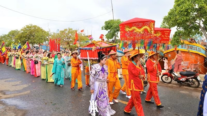 The Nghinh Ong Festival in Vinh Chau Ward attracts numerous visitors.