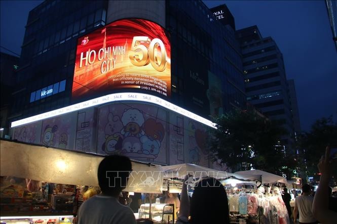 The promotion of Ho Chi Minh City’s 50th anniversary on electronic billboards in central Seoul is a meaningful public diplomacy initiative, helping promote the image of both Vietnam and Ho Chi Minh City (Photo: VNA)