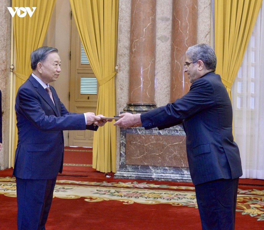 Newly appointed Iranian Ambassador Akbar Ghasemi Ali Abadi presents his credentials to Party General Secretary and State President To Lam in Hanoi on July 6, 2026 Newly appointed Iranian Ambassador Akbar Ghasemi Ali Abadi presents his credentials to Party General Secretary and State President To Lam in Hanoi on July 6, 2026
