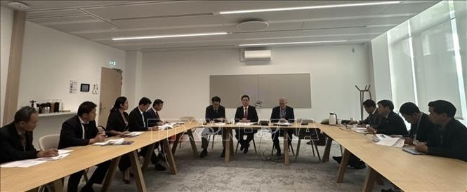The Quang Ngai provincial delegation meets with leaders of EDF Group. (Photo: VNA) The Quang Ngai provincial delegation meets with leaders of EDF Group. (Photo: VNA)