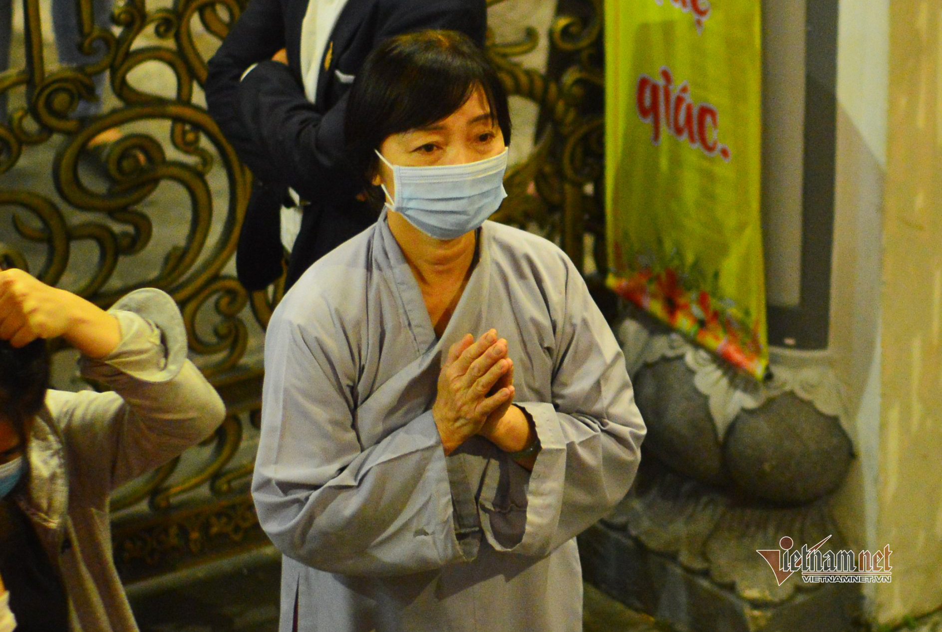Calligraphers wear face masks, give words in Temple of Literature Calligraphers wear face masks, give words in Temple of Literature