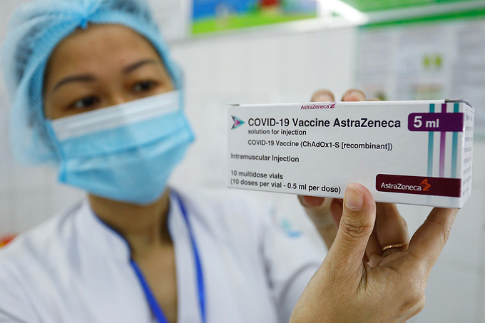 Over 10,000 frontline medical workers receive Covid-19 vaccine