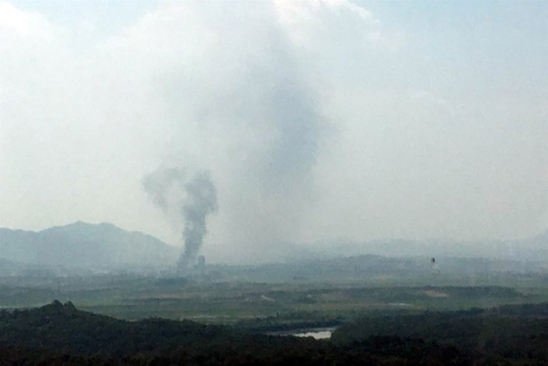 nkorea blows up the inter korean liaison office skorea say strongly respond if situations get worsen