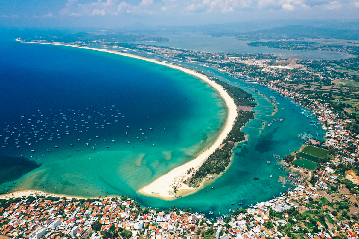 Breath-taking bird-eye view of Khanh Hoa - Phu Yen route Breath-taking bird-eye view of Khanh Hoa - Phu Yen route