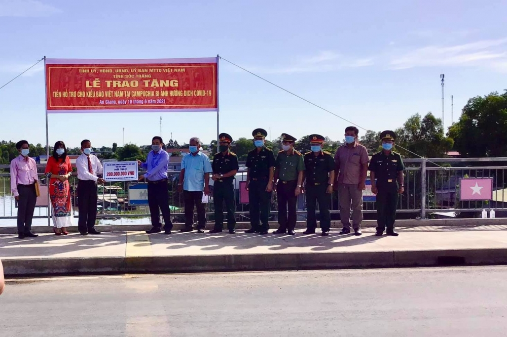 Vietnam’s localities support Vietnamese Cambodians in Covid-19 fight Vietnam’s localities support Vietnamese Cambodians in Covid-19 fight