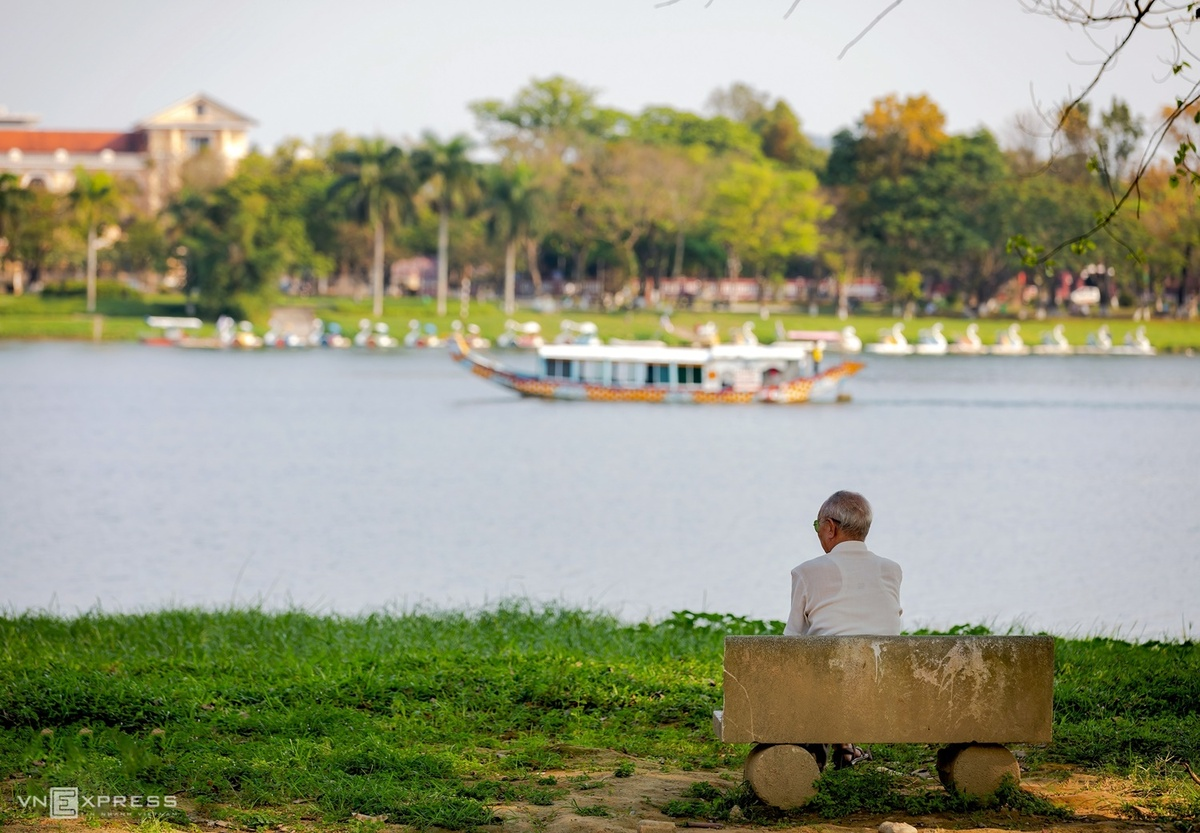 A glimpse of idyllic life in Hue amid summer days 2919 2