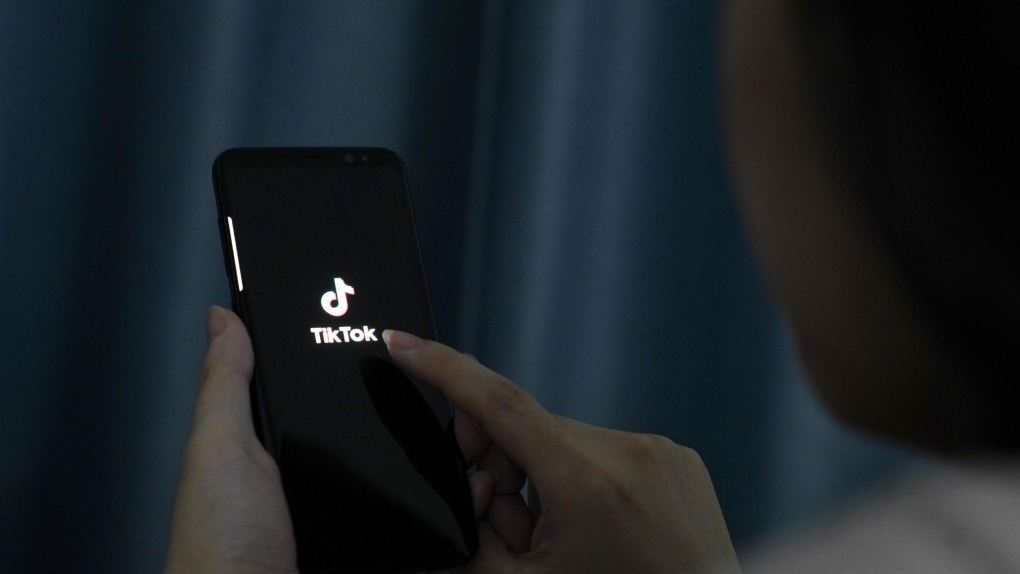 us bans downloads of tiktok and wechat as of this sunday
