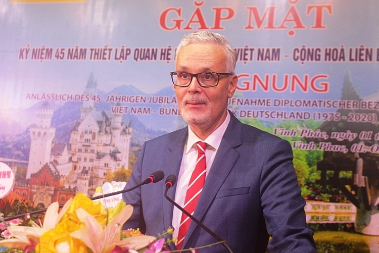 German Ambassador hopes to foster cooperation with Vietnam 5944 55