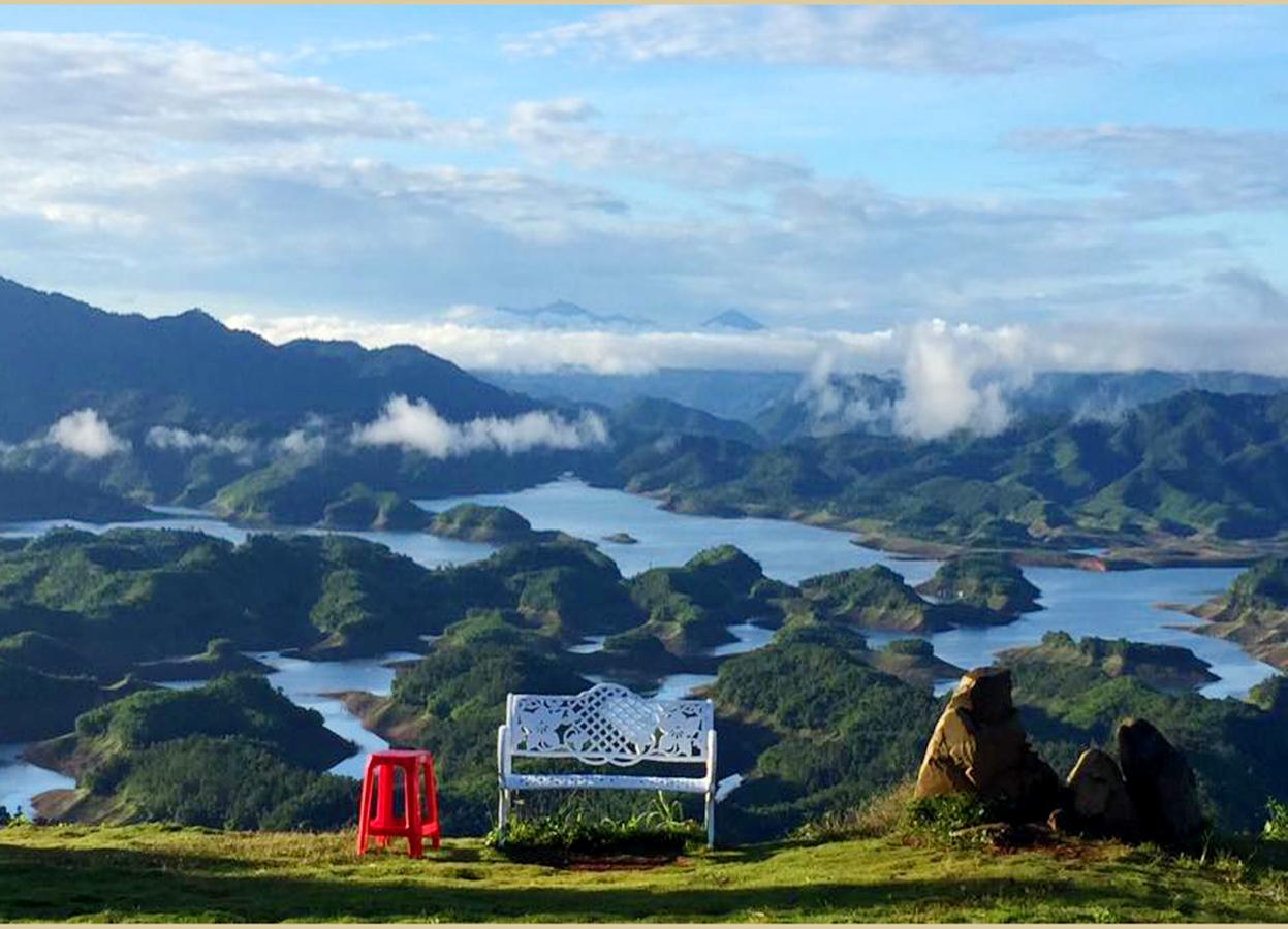 Ta Dung Lake, Ha Long Bay in Central Highlands Ta Dung Lake, Ha Long Bay of Central Highlands