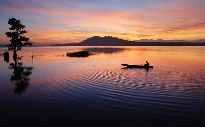 Ta Dung Lake, Ha Long Bay in Central Highlands Ta Dung Lake, Ha Long Bay of Central Highlands
