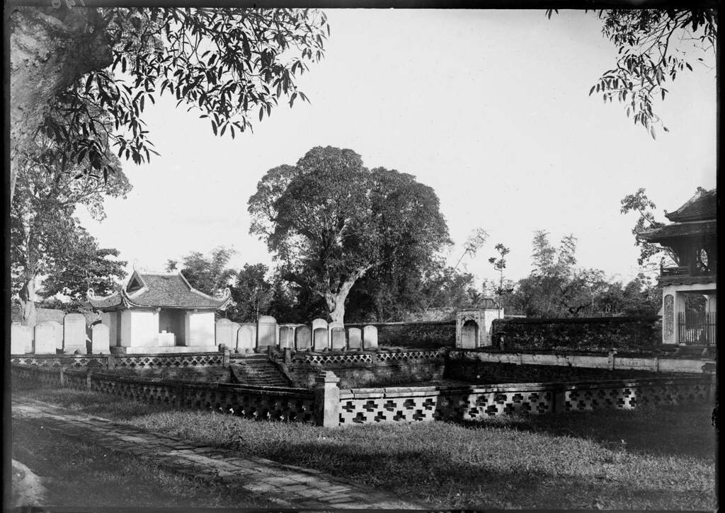 Rare photos of Temple of Literature in French colonial period Rare photos of Temple of Literature in French colonial period