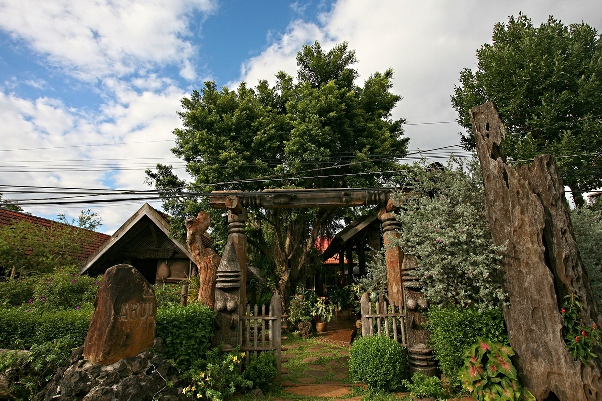 coffee shop in the central highlands traditional longhouses