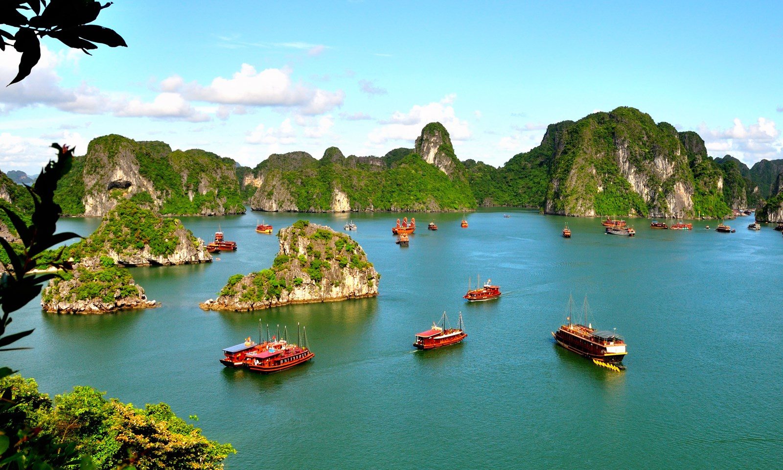 wanderlust suggests 17 must try things to do in vietnam