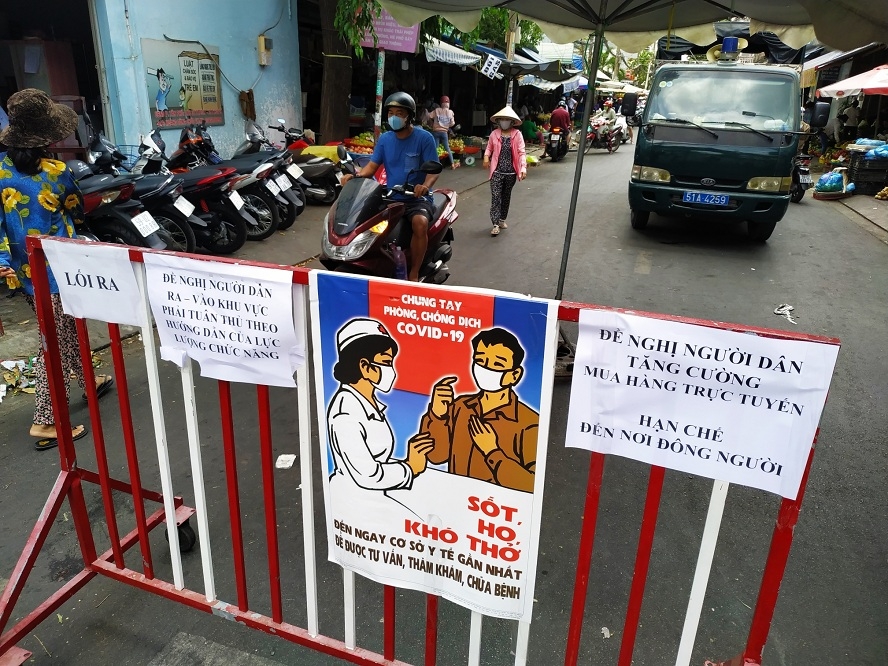 Hanoi, Ho Chi Minh City propose to ease social distancing order 
