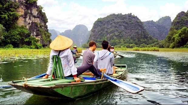kong collapse vietnams highest sinkhole mysteries uncovered