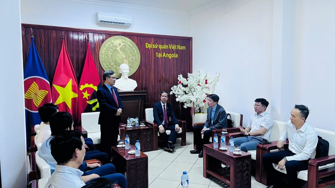 Angola Commits to Creating Favorable Conditions for Vietnamese Investors Angola Commits to Creating Favorable Conditions for Vietnamese Investors