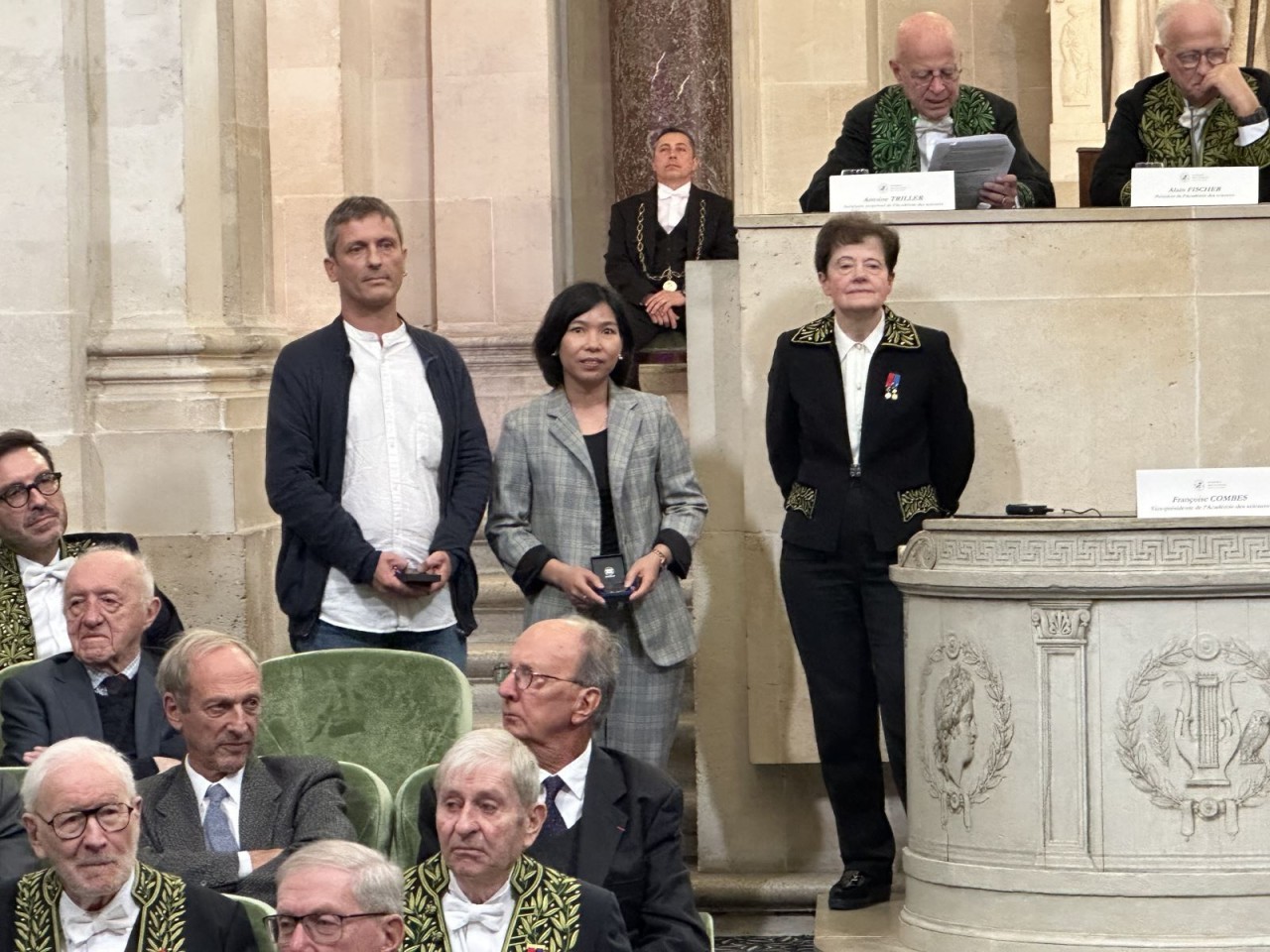 Two Vietnamese Scientists Received French Noble Awards Two Vietnamese Scientists Receive French Noble Awards