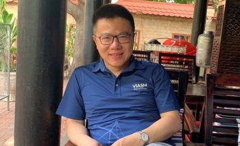 Prof Ngo Bao Chau officially becomes professor at College de France