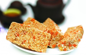 8 hanoi street food listed as must eat by french newspaper