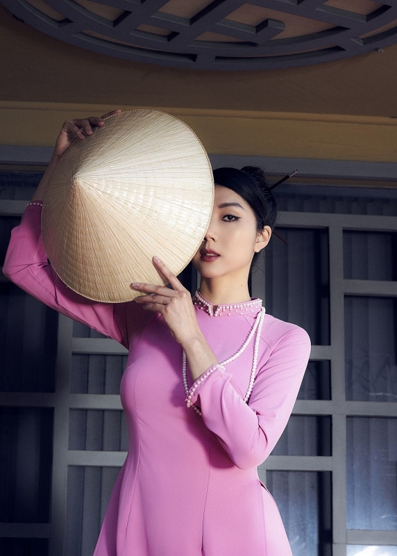 Overseas Vietnamese supermodel promotes traditional Ao Dai in US’s runway Overseas Vietnamese supermodel promotes traditional Ao Dai in US’s runway