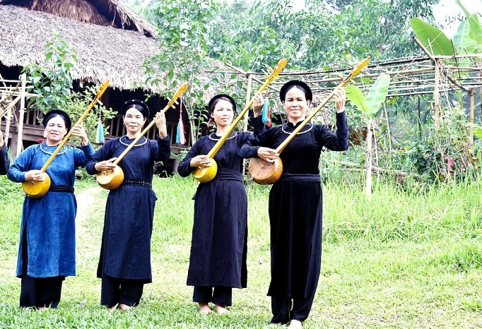 Unique costumes of Northwest ethnic minority people unique costumes of northwest ethnic minority people