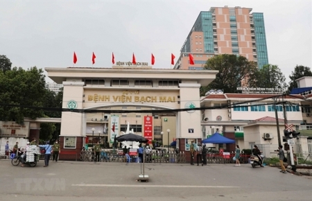 Hanoi's Bach Mai Hospital to reduce bed sharing rate