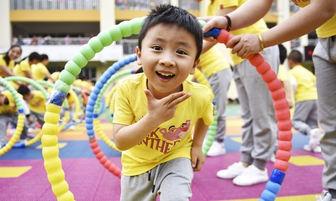 World breaking news today (June 1): China to allow couples to have third child in major policy shift World breaking news today (June 1): China to allow couples to have third child in major policy shift