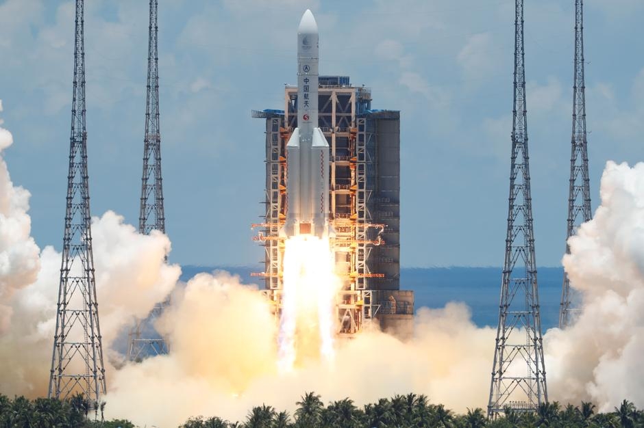 undefined China successfully launched an unmanned probe to Mars on Thursday in its first independent mission to another planet
