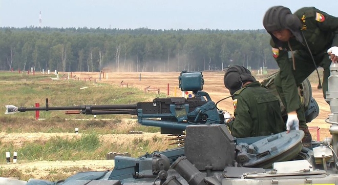 Vietnam tank crew finishes first in the opening match Vietnam tank crew finishes first in 2020 Tank Biathlon’s qualifying match
