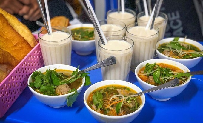 Hot Soy Milk in Da Lat, a Must-try Delicacy Hot Soy Milk in Da Lat, a Must-try Delicacy