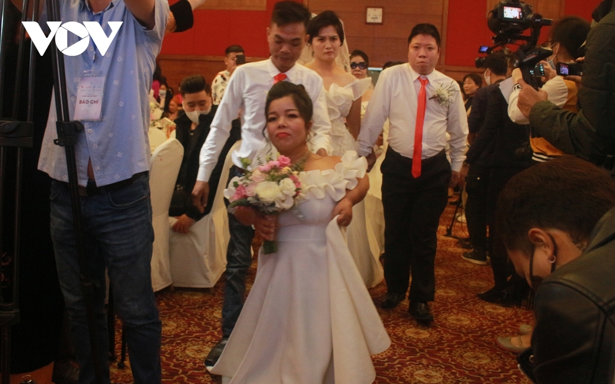 Mutual wedding of 46 disabled couples touches the heart of attendants Mutual wedding of 46 disabled couples touches the heart of attendants