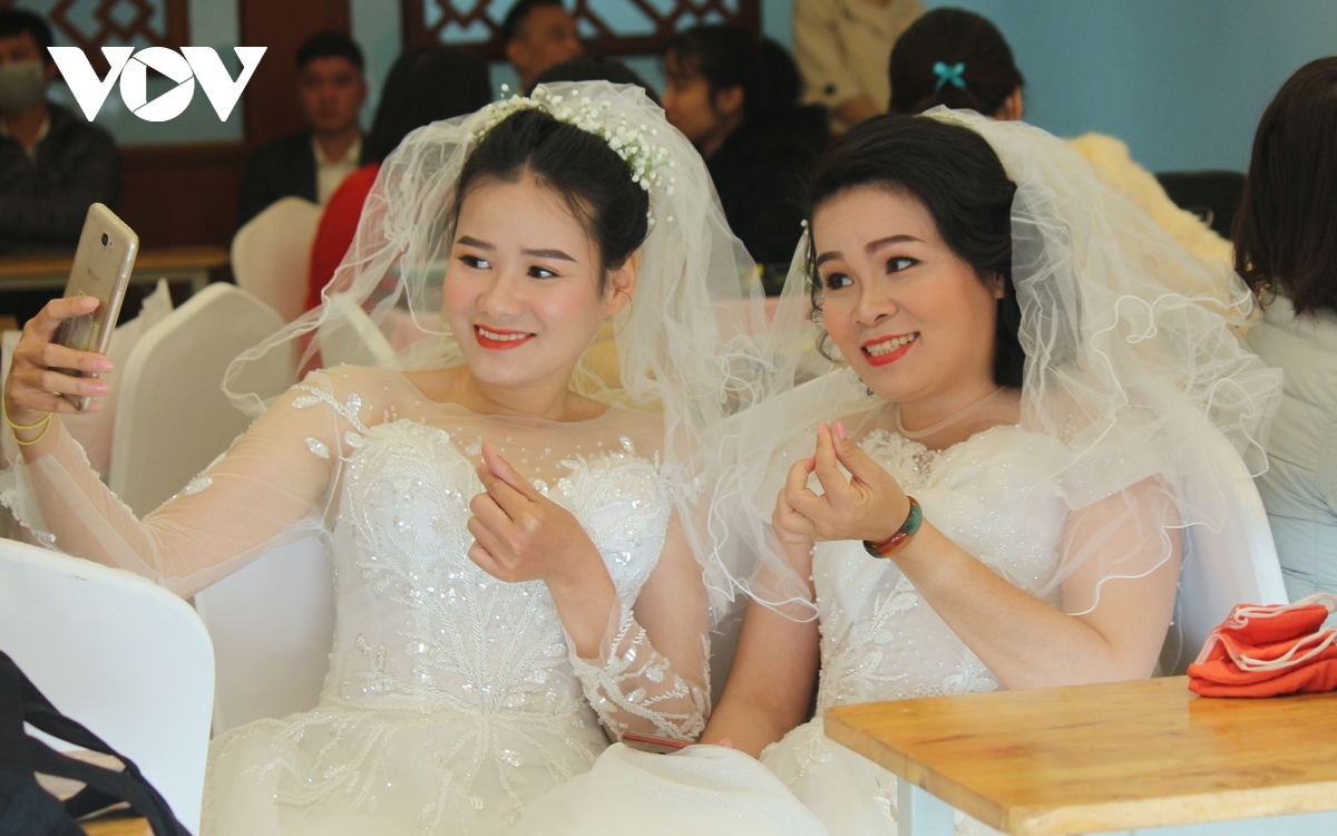 Mutual wedding of 46 disabled couples touches the heart of attendants Mutual wedding of 46 disabled couples touches the heart of attendants