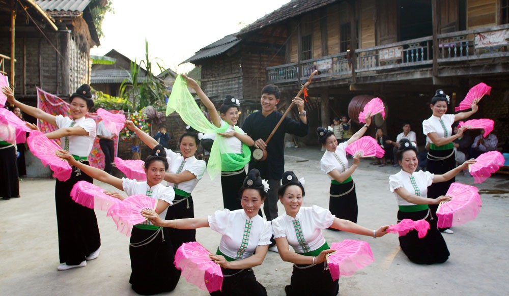 Xoe Thai Accredited as UNESCO Intangible Cultural Heritage of Humanity - Video Xoe Thai Accredited as UNESCO Intangible Cultural Heritage of Humanity - Video