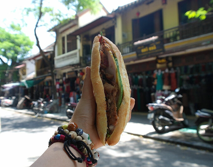 Banh mi at Madaam Khanh in Hoi An Province. Photo: VNE 2735-banh-mi