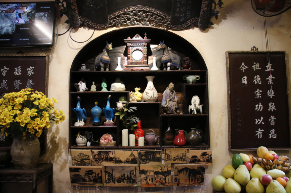 Tranquil coffee shop placed in Hanoi's 102-year-old house Tranquil coffee shop placed in Hanoi's 102 year-old house