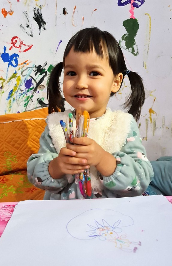 Vietnamese-Estonian Kid Impresses Social Media with NFT Paintings Vietnamese-Estonian Kid Impresses Social Media with NFT Paintings