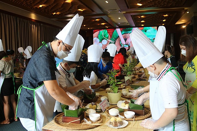 Foreign Tourists Tell Memories of Tet in Mui Ne Foreign Tourists Tell Memories of Tet in Mui Ne
