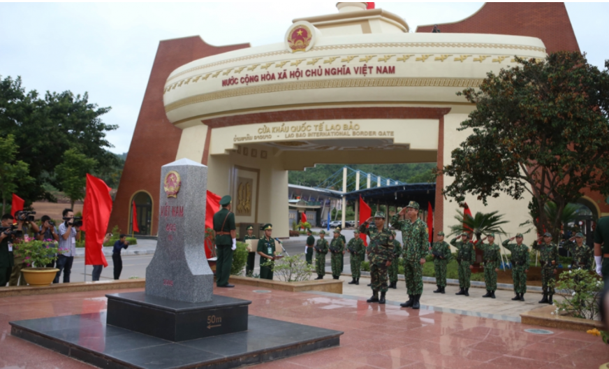 vietnam laos boundary in 1945 1975