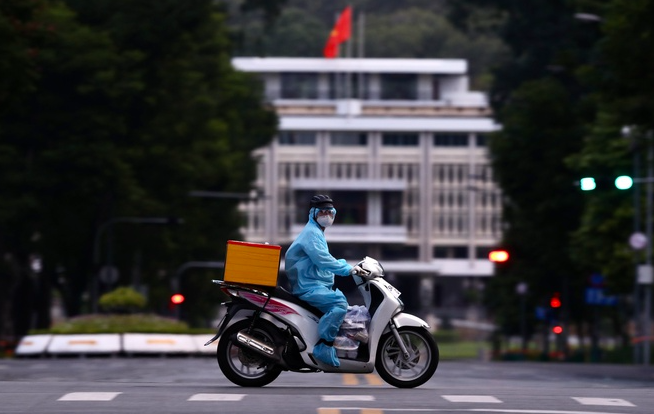 Vietnam Covid-19 Updates (August 5): Double-jabbed Arrivals Set For Seven-day Quarantine Vietnam Covid-19 Updates (August 5): Double-jabbed Arrivals Set For Seven-day Quarantine
