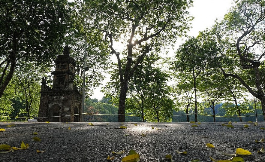 Peaceful Autumn Arrives in Hanoi Peaceful Autumn Arrives in Hanoi