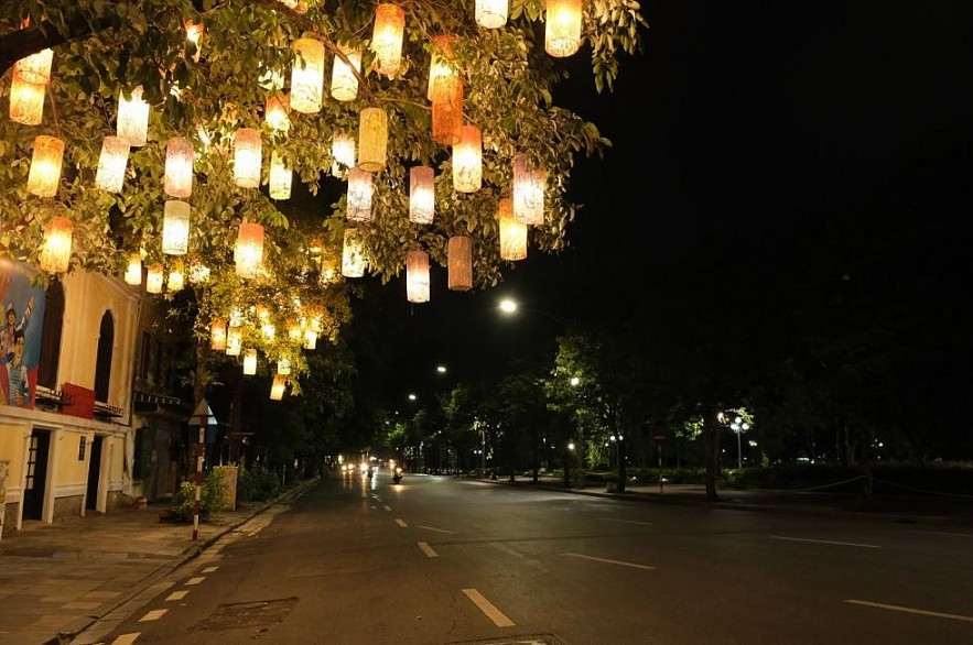 Peaceful Autumn Arrives in Hanoi Peaceful Autumn Arrives in Hanoi