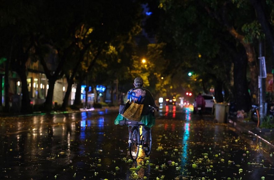 Peaceful Autumn Arrives in Hanoi Peaceful Autumn Arrives in Hanoi