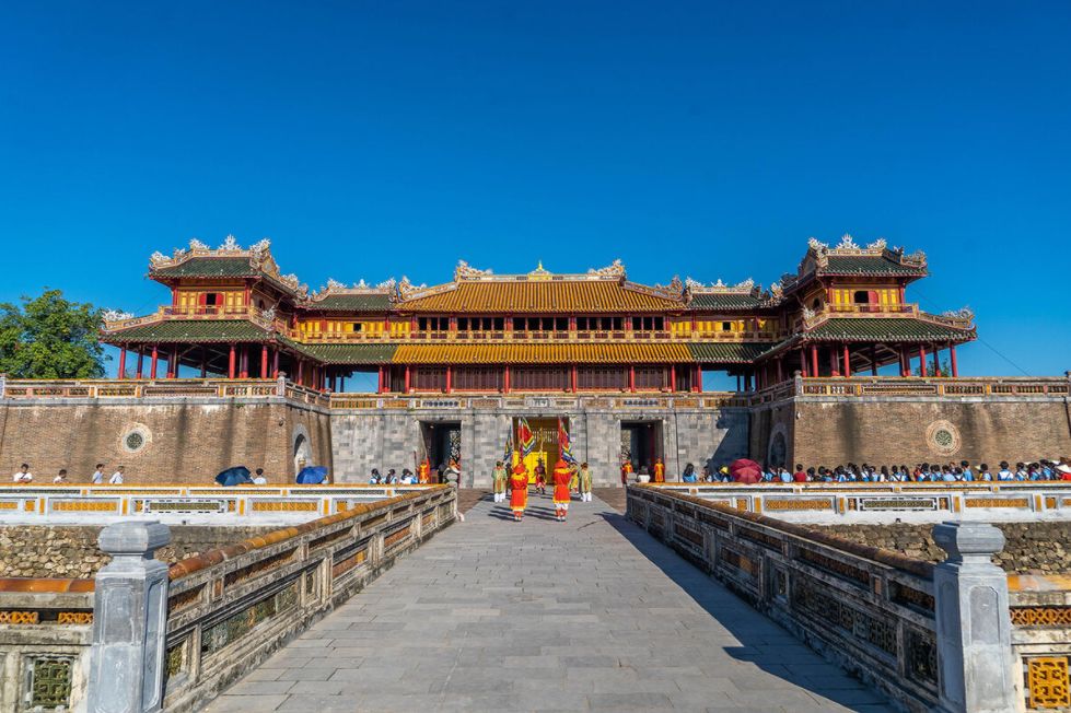 hue citadel revives guard mounting ceremony of the nguyen dynasty