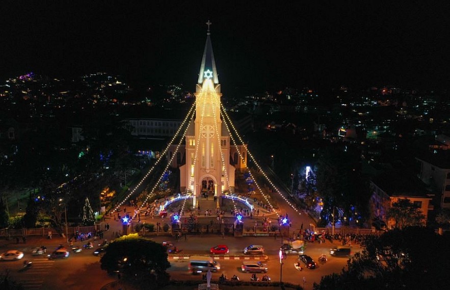 Photo: How Vietnamese Celebrate Christmas in Pandemic Photo: How Vietnamese Celebrate Christmas in Pandemic