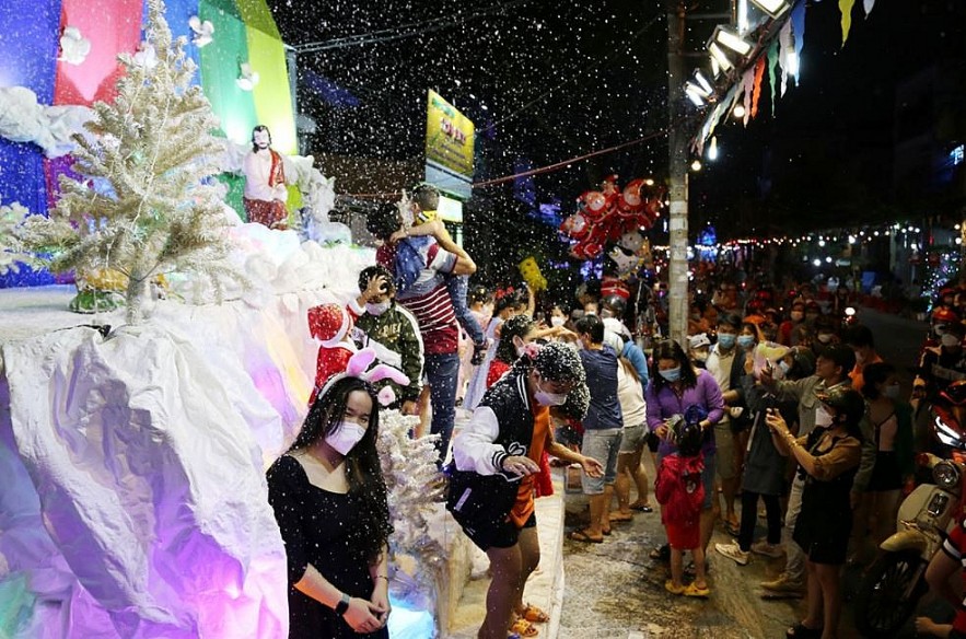 Photo: How Vietnamese Celebrate Christmas in Pandemic Photo: How Vietnamese Celebrate Christmas in Pandemic